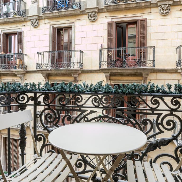 El Alma de las Ramblas - Superior Studio with Balcony - 16