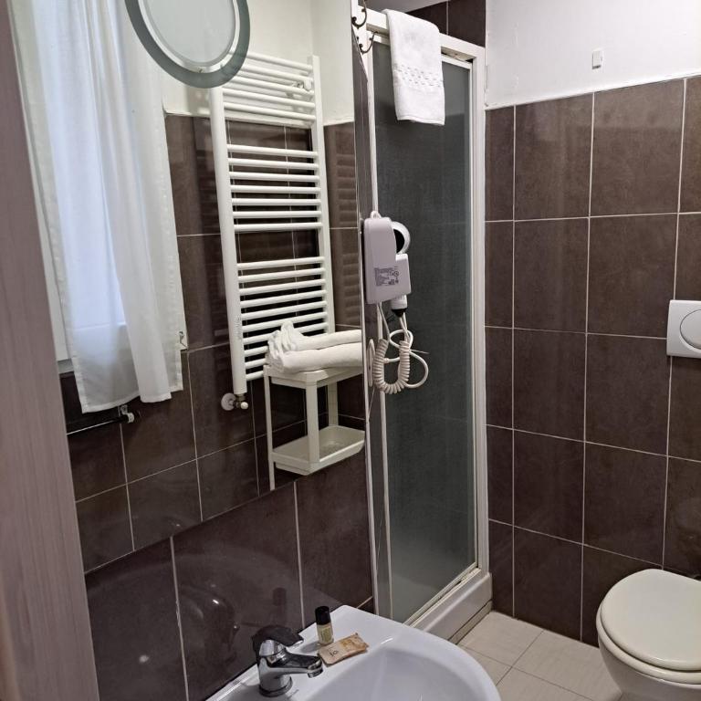 Leonum - Camera Matrimoniale con Bagno Privato Esterno - 1
