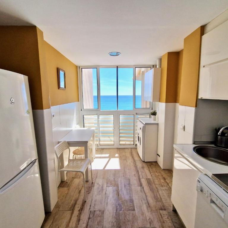 SR Malagueta Beach Front Wonderful Sea View - Two-Bedroom Apartment - 3