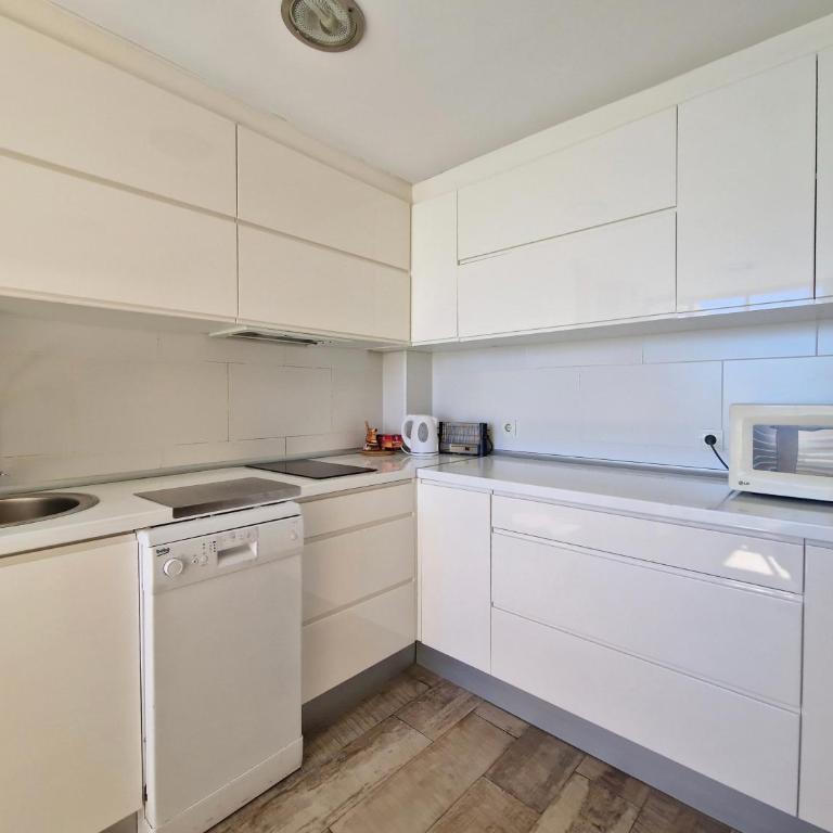 SR Malagueta Beach Front Wonderful Sea View - Two-Bedroom Apartment - 5
