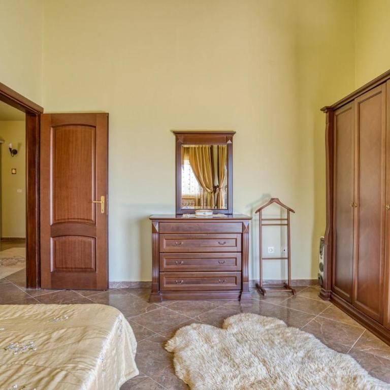 The view villa - Three-Bedroom Villa - 4