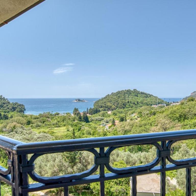 The view villa - Three-Bedroom Villa - 3