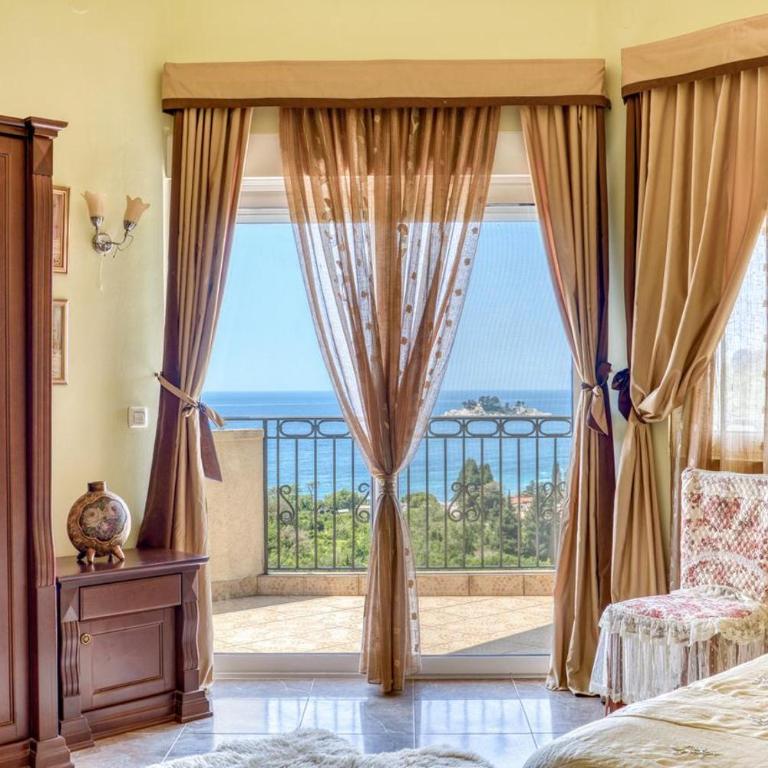 The view villa - Three-Bedroom Villa - 2