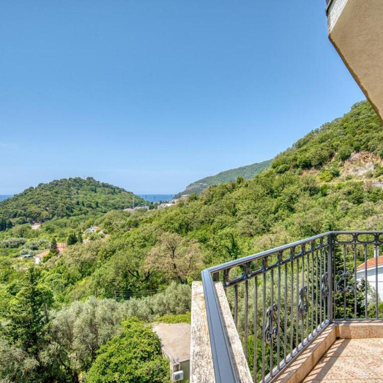 The view villa - Three-Bedroom Villa - 14