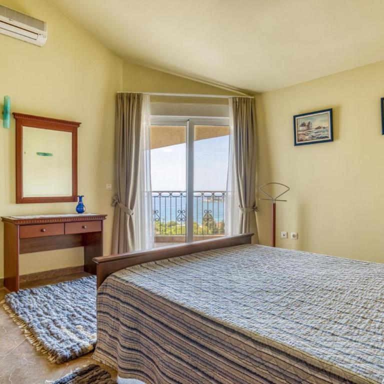 The view villa - Three-Bedroom Villa - 25
