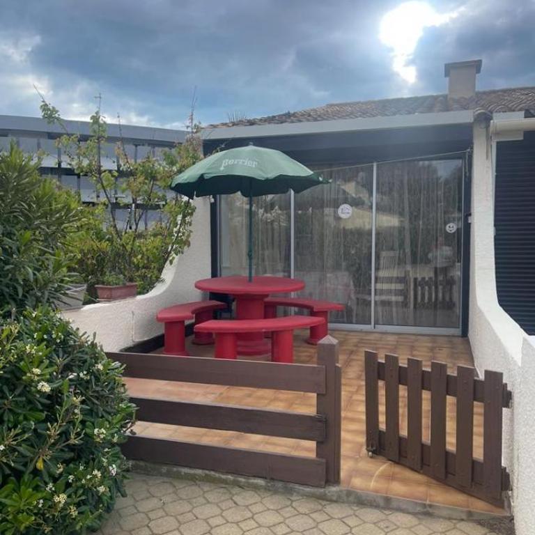 Villa in Heliovillage, Naturiste Village, South of France - Two-Bedroom Villa - 1