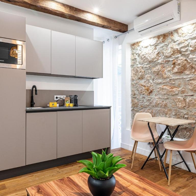 Pretty & Quiet Studio in Port Area - Studio - 4