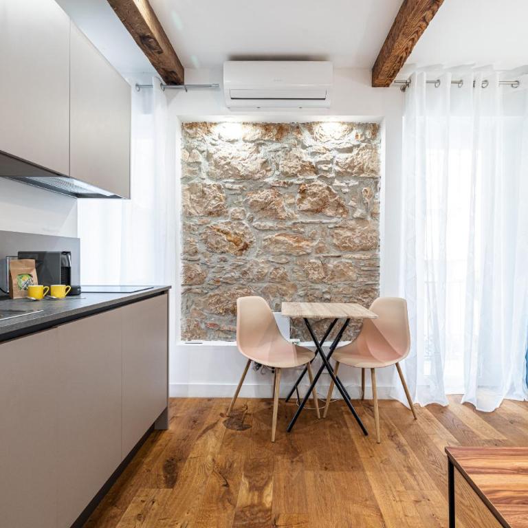 Pretty & Quiet Studio in Port Area - Studio - 8