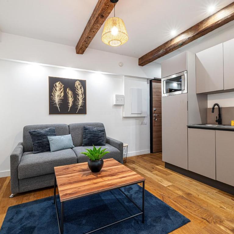 Pretty & Quiet Studio in Port Area - Studio - 15