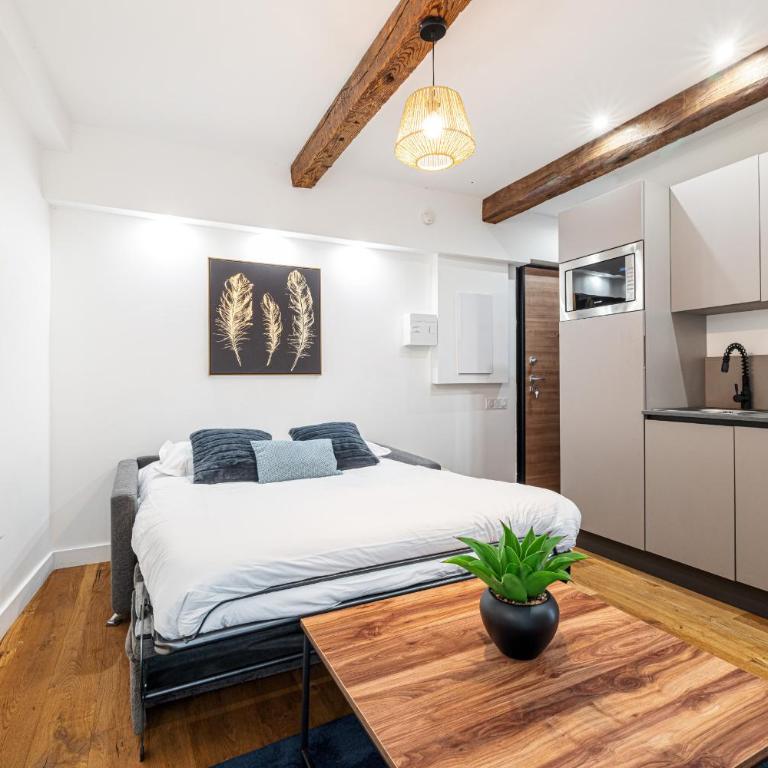 Pretty & Quiet Studio in Port Area - Studio - 23