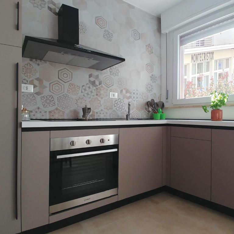 LOREN'S - Appartamento con 1 Camera da Letto - 2
