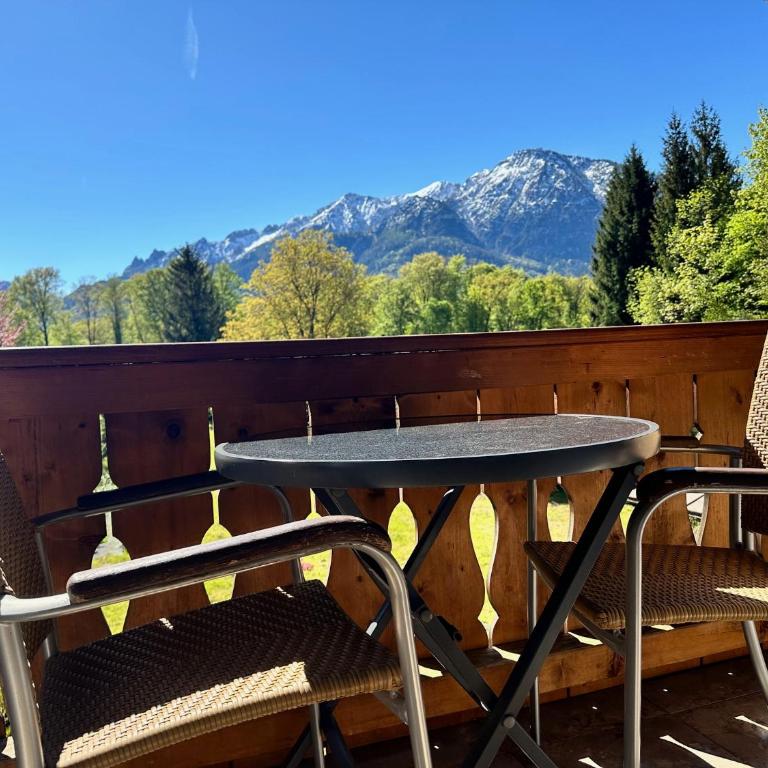 Ferienwohnungen Quellenhof - Apartment 1 mit Bergblick - 1