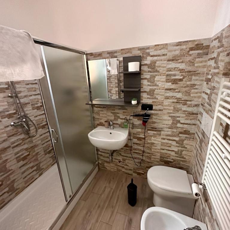 Affittacamere Villa Ginevra - Camera Matrimoniale con Bagno Privato - 7