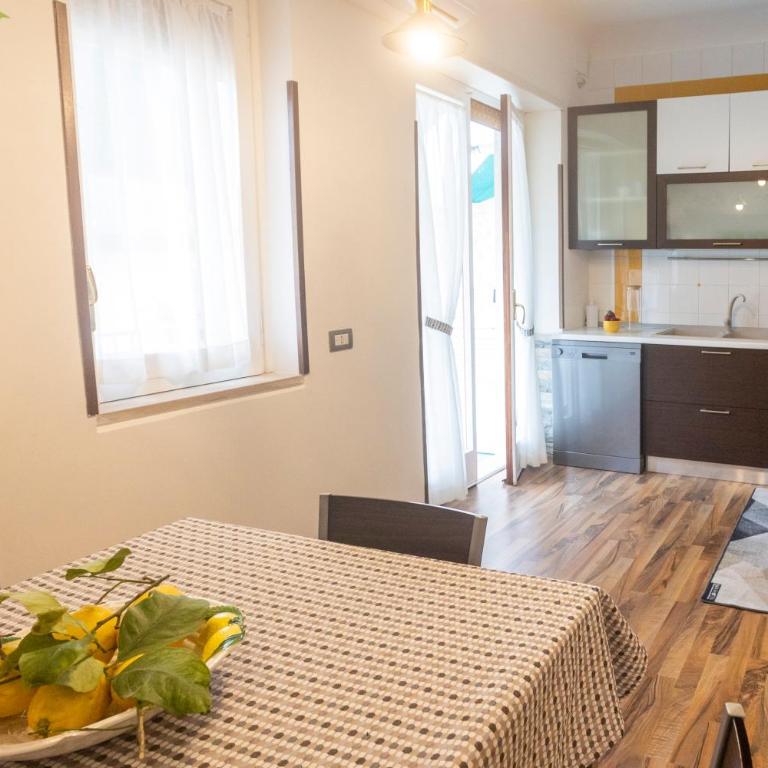 Emy House Sorrento - Three-Bedroom Apartment - 60