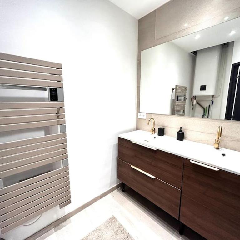 Exception- 6 pers NEUF Hyper centre - Clim - Two-Bedroom Apartment - 13