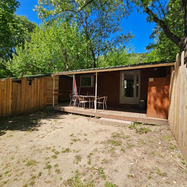Camp des Gorges - Camping Nature - Chambre Quadruple avec Salle de Bains Commune - 2