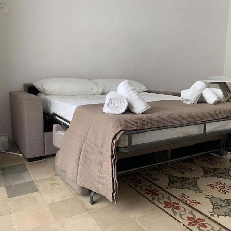 The Cement Tiles - One-Bedroom Apartment - 24