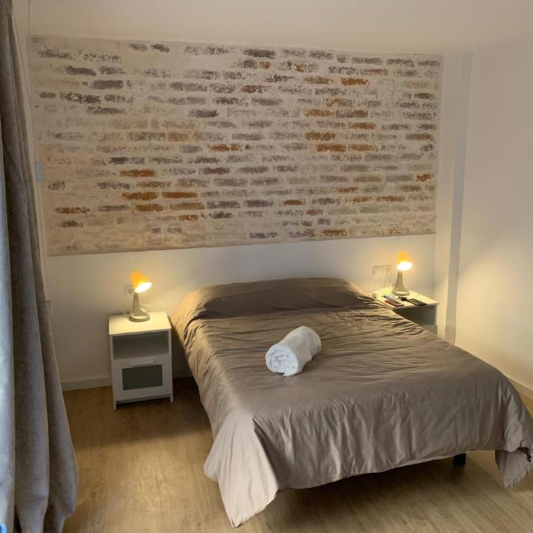 A 5 minutos andando del Casco Viejo, ayuntamiento, Plaza Circular y Gran Vía de Bilbao y próximo a las 2 líneas de metro - Single Room with Shared Bathroom - 2