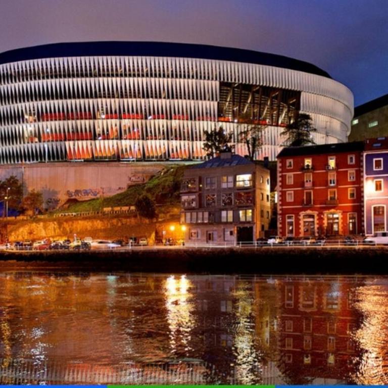 A 5 minutos andando del Casco Viejo, ayuntamiento, Plaza Circular y Gran Vía de Bilbao y próximo a las 2 líneas de metro - Single Room with Shared Bathroom - 21