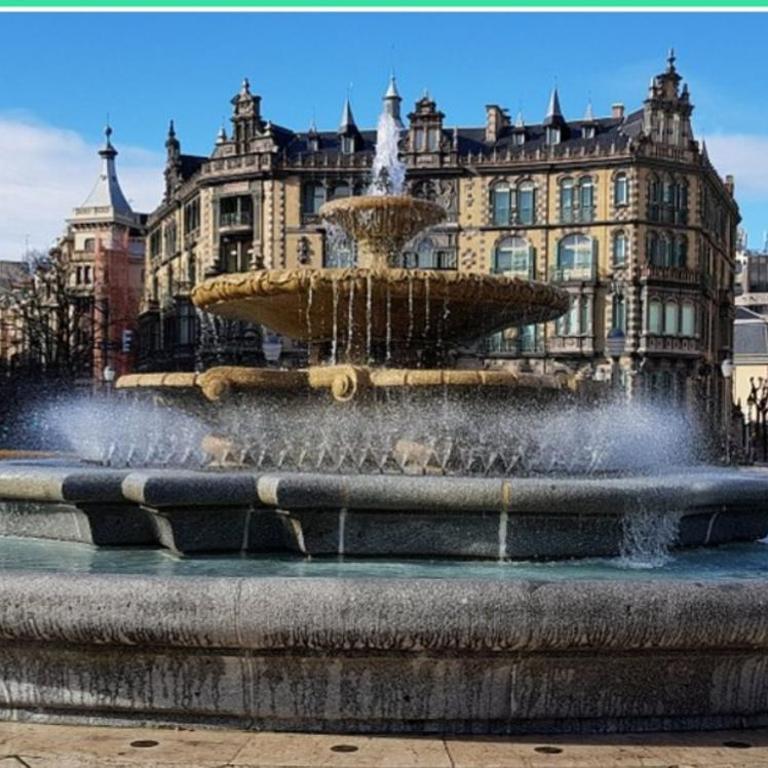 A 5 minutos andando del Casco Viejo, ayuntamiento, Plaza Circular y Gran Vía de Bilbao y próximo a las 2 líneas de metro - Single Room with Shared Bathroom - 27
