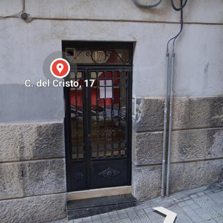 A 5 minutos andando del Casco Viejo, ayuntamiento, Plaza Circular y Gran Vía de Bilbao y próximo a las 2 líneas de metro - Single Room with Shared Bathroom - 18