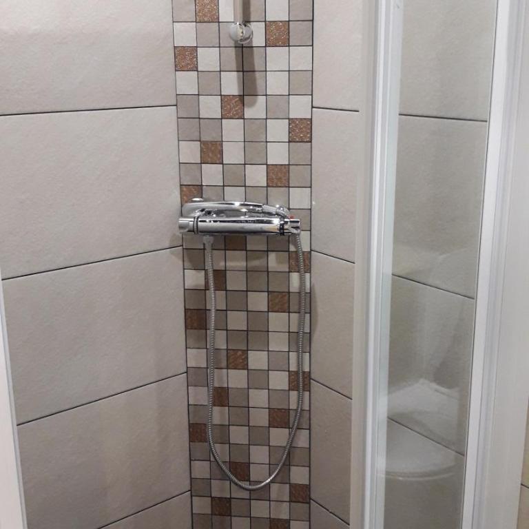 A 5 minutos andando del Casco Viejo, ayuntamiento, Plaza Circular y Gran Vía de Bilbao y próximo a las 2 líneas de metro - Single Room with Shared Bathroom - 13