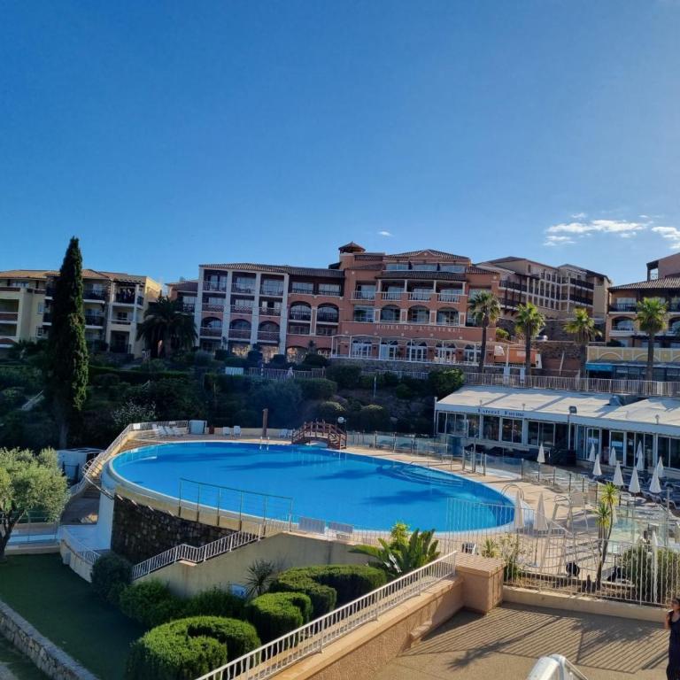 CAP ESTEREL AGAY SAINT RAPHAEL VUE COEUR DU SITE PISCINE GOLF MER Studio 4 personnes chez Magali - Appartement 1 Chambre - 33