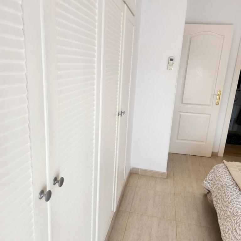 Triplex Adosado de cuatro dormitorios de esencia marítima a 2 minutos de la playa! - Casa de 4 dormitorios - 65