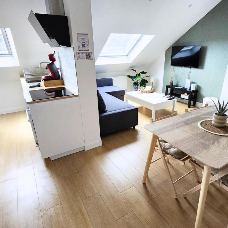 Top Central Tours - Vue Basilique Saint Martin - Apartamento de 2 dormitorios - 1