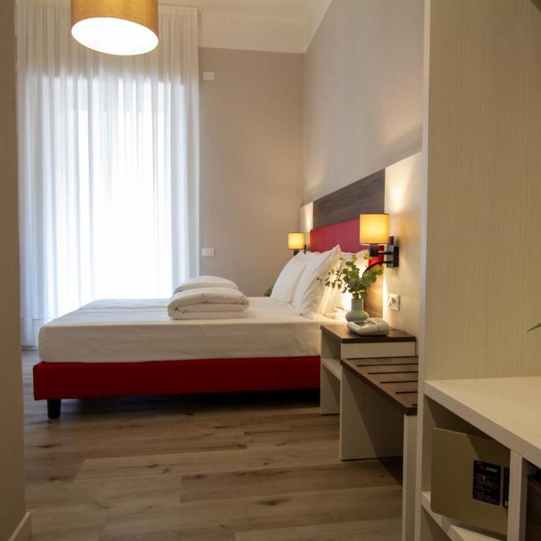 Hotel Benacus Torri del Benaco - Comfort Double or Twin Room with Balcony First Floor Internal View - 6