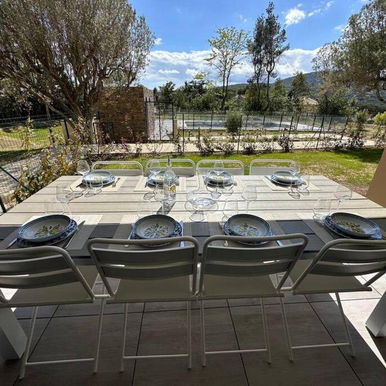 Magnifique T4 neuf de 90m2 avec jardin et piscine au cœur de Sainte Maxime - Apartment mit 3 Schlafzimmern - 11
