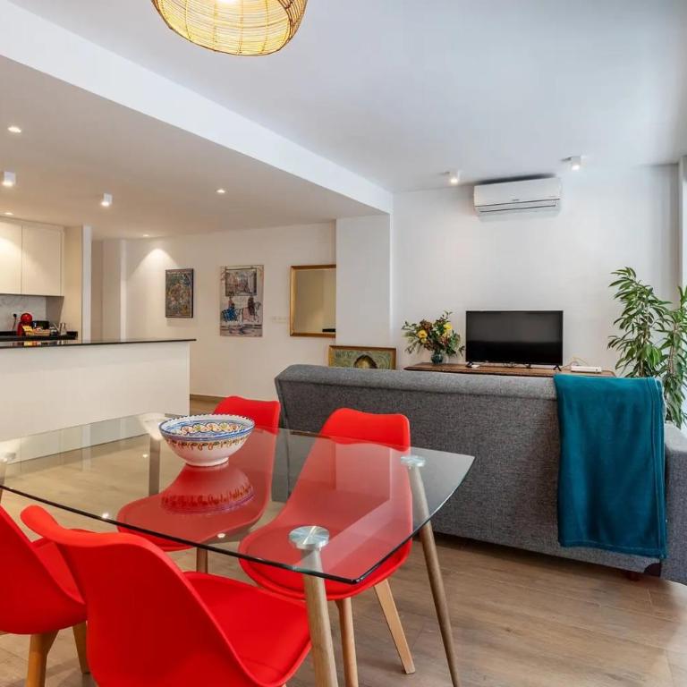 Precioso apartamento con patio - Two-Bedroom Apartment - 3
