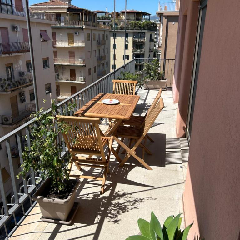 SiSo Home - Family Two-Bedroom Apartment with View - 15