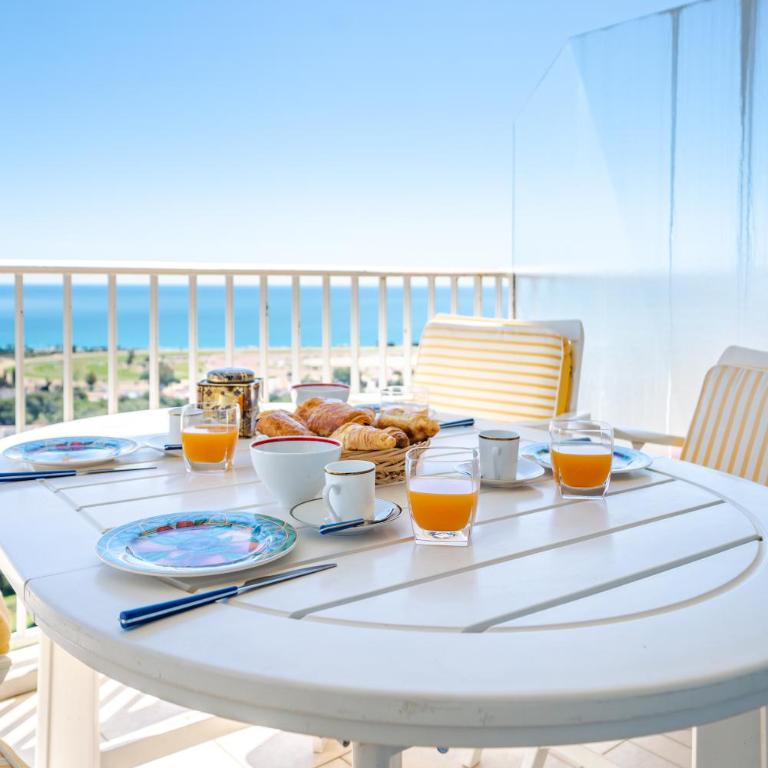 Spacieux appartement vue mer et montagne - Appartement 3 Chambres - Vue sur Mer - 27
