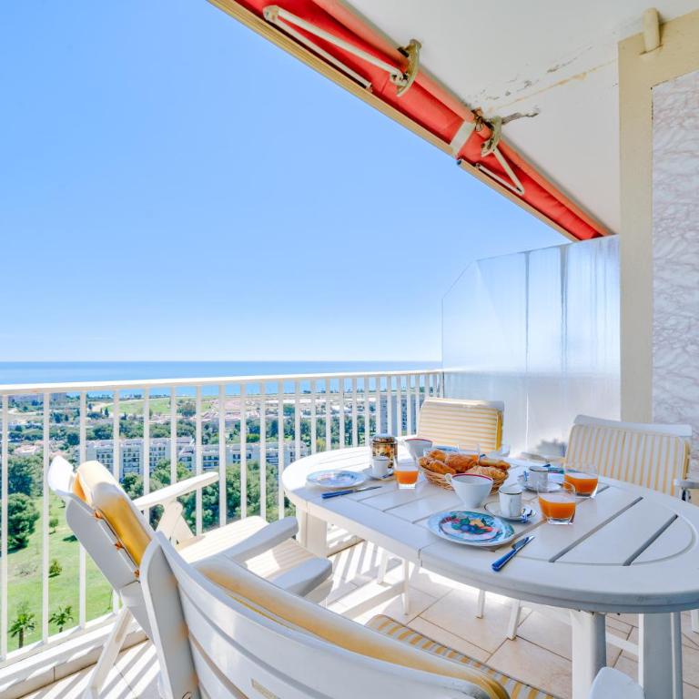 Spacieux appartement vue mer et montagne - Appartement 3 Chambres - Vue sur Mer - 26