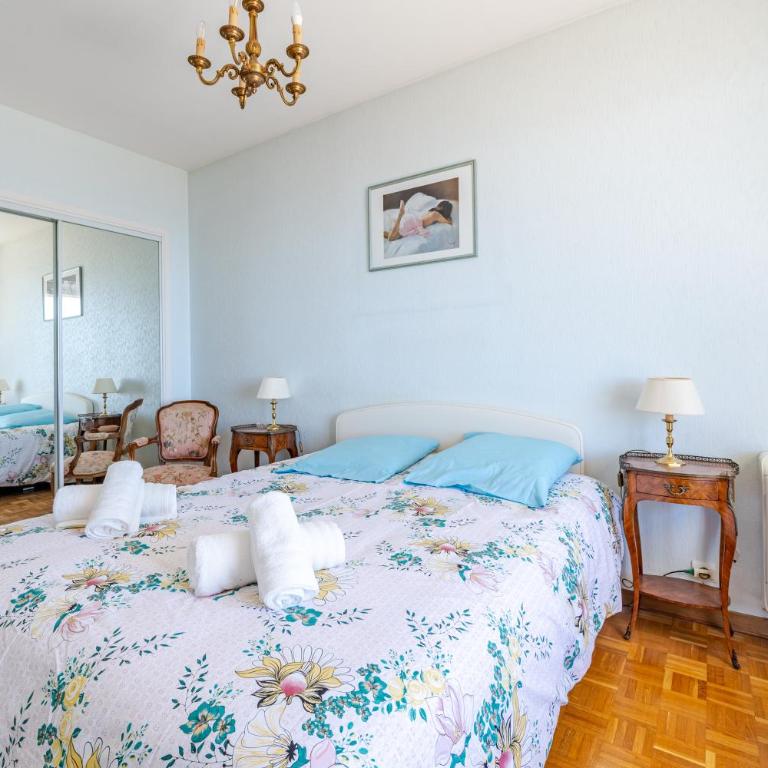Spacieux appartement vue mer et montagne - Appartement 3 Chambres - Vue sur Mer - 14