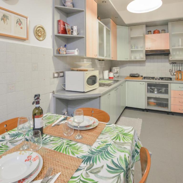 2 Bedroom Stunning Apartment In Genova - Appartamento con 2 Camere da Letto - 5