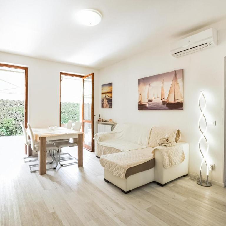 Amazing Apartment In Bardolino - Appartamento con 2 Camere da Letto - 9