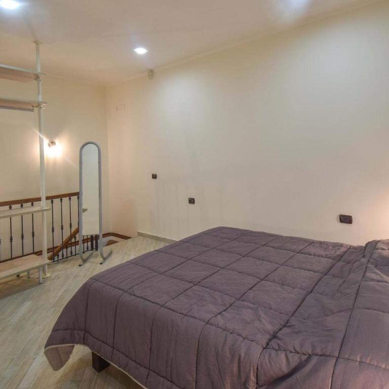 Gorgeous Apartment In Napoli With Wifi - Appartamento con 1 Camera da Letto - 9