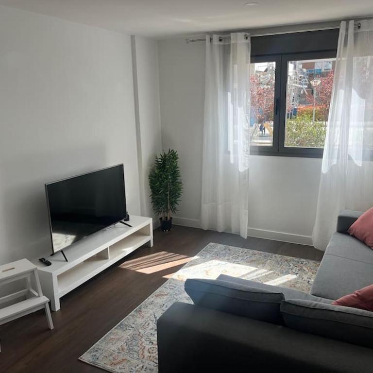 Valdebebas Formula 1 con garaje gimnasio y piscina - Apartment mit 1 Schlafzimmer - 16