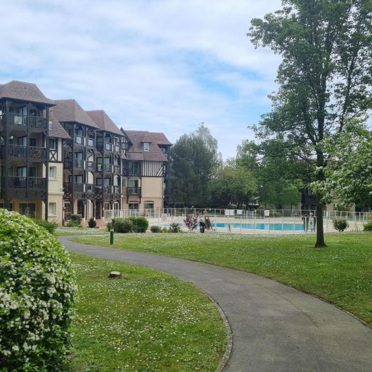 2 pièces avec piscine chauffée - Appartement 1 Chambre - 13