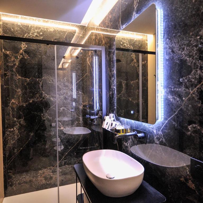 Emesh Boutique Suite - Suite con Terrazza - 5
