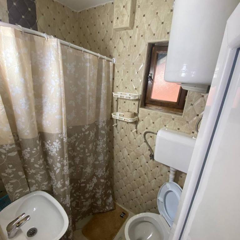 Violit Apartments&Restaurant - Deluks Dvokrevetna Soba sa Bračnim Krevetom - 3