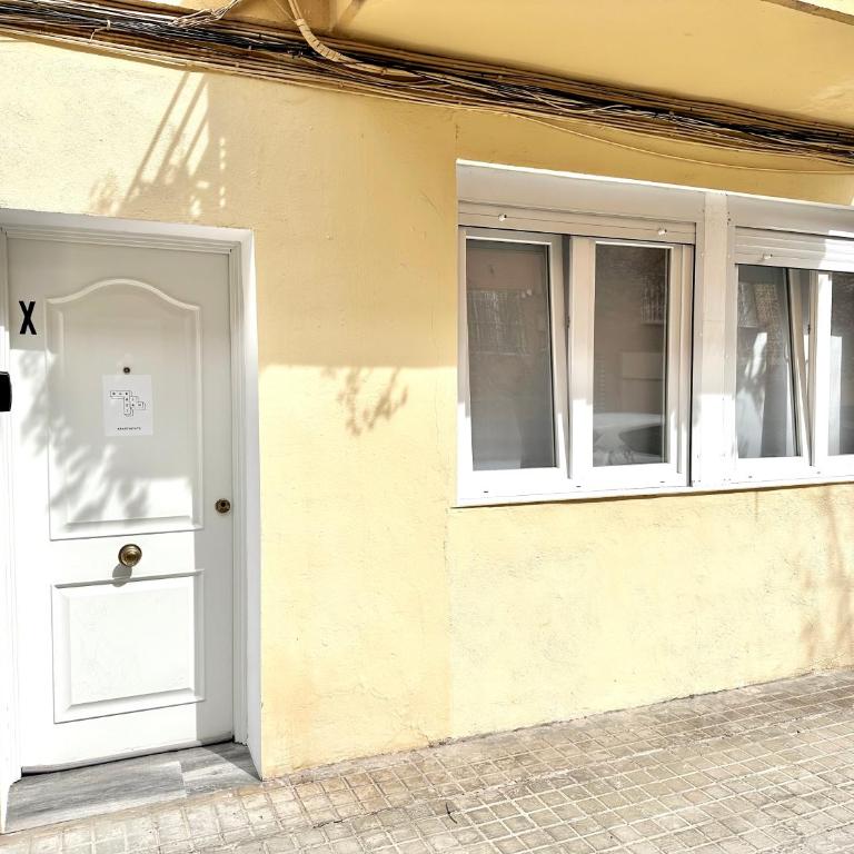 Budget Inn - Studio Apartment - 7