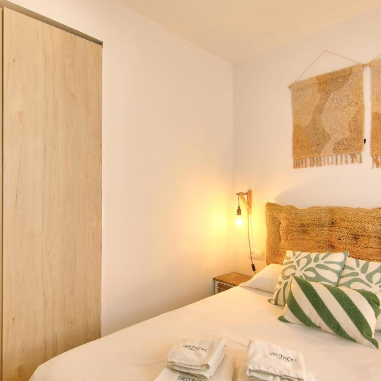 Illes 21 - Apartment with Terrace - 12