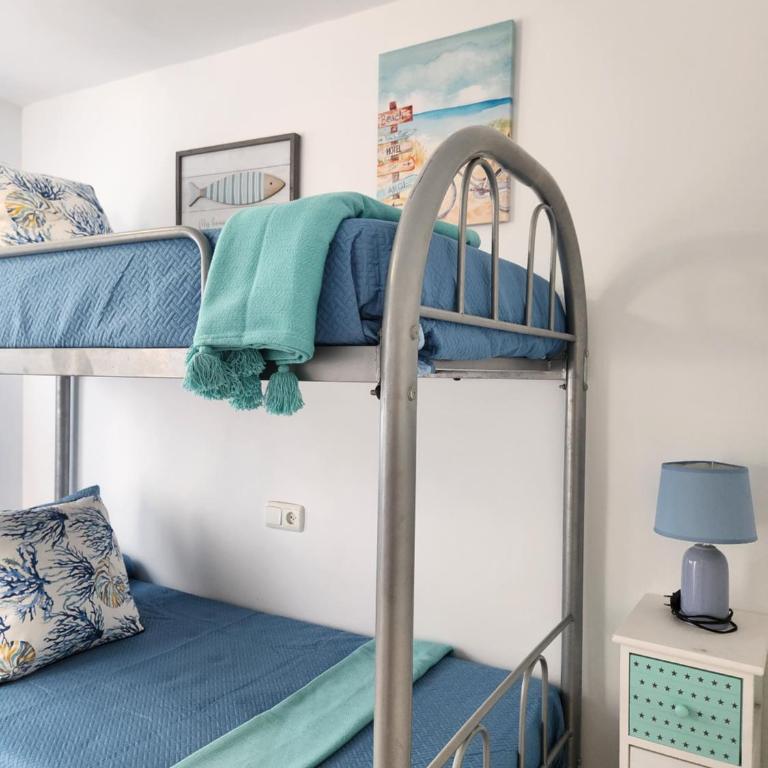 Triplex Adosado de cuatro dormitorios de esencia marítima a 2 minutos de la playa! - Casa de 4 dormitorios - 77