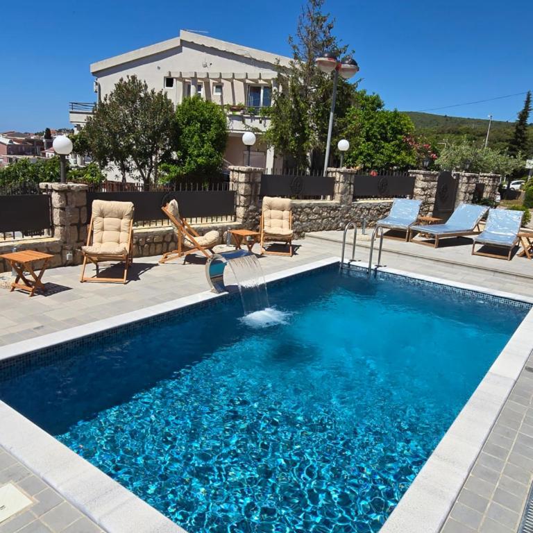 Apartments Mediteran - Apartman sa 2 Spavaće Sobe i Pogledom na More (5 Odraslih Osoba) - 1