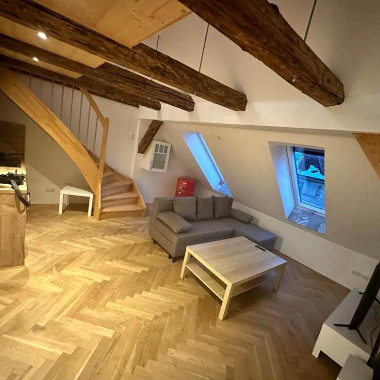 Exklusive Maisonetten Wohnung mit Gartenzugang - Apartment mit 2 Schlafzimmern - 1