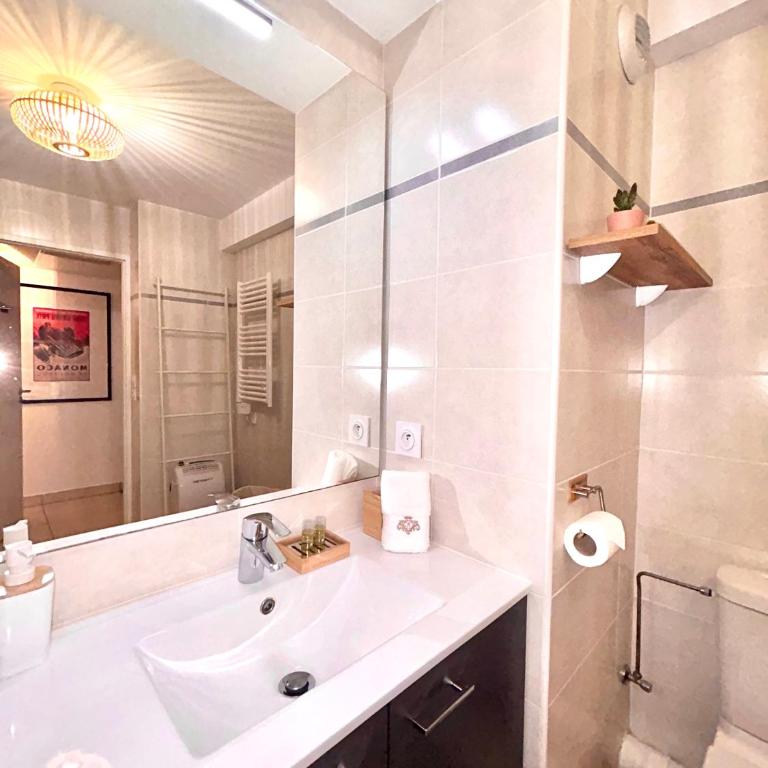Studio NEUF - PORTES DE MONACO - Confort - Wifi - Clim - Appartement 1 Chambre - 35