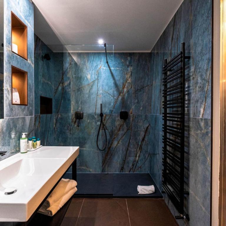 Hotel Touring - Junior Suite Deluxe - 4